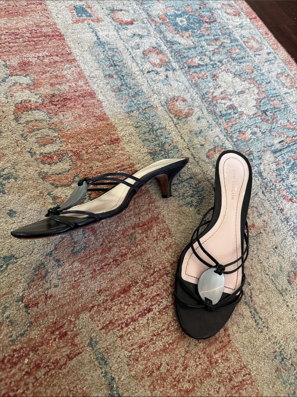 ANN TAYLOR Y2k Black Strappy Leather Kitten Heel Sandals Size 6.5